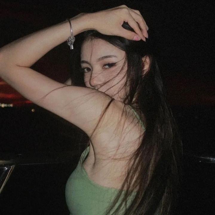 拴线的气球